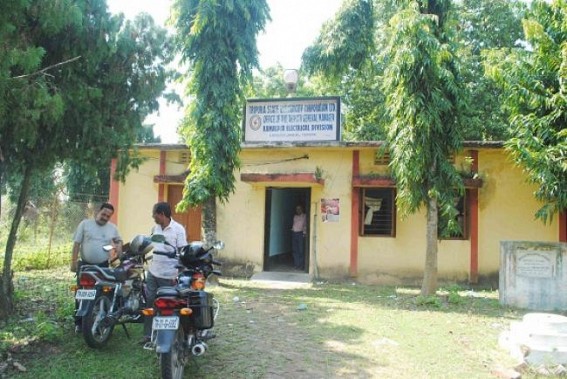 Kamalpur: TIWN’s exposure of irreegularity in TSECL proved true: Senior Manager fined a lineman for using hook line Kamalpur: TIWN’s exposure of irreegularity in TSECL proved true: Senior Manager fined a lineman for using hook line